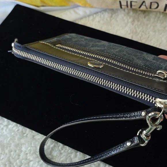 Coach DENIM POPPY Legacy LINED large Wristlet. Fits Iphone RARE - Picture 12 of 15